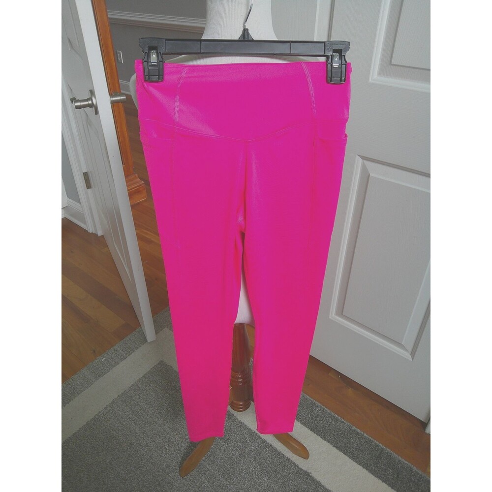 NWOT  Pink Active by Victoria Secret  Pink Ankle Length Leggings with pockets SM